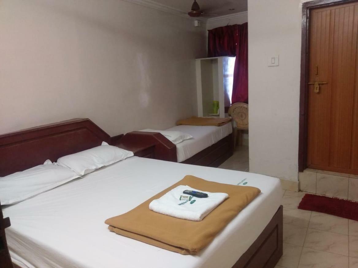 Anandan Tourist Home Varkala Exterior photo